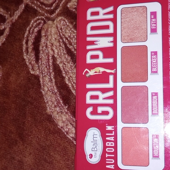 Autobalm GRL PWDR Cheeks on the Go - Picture 3 of 3